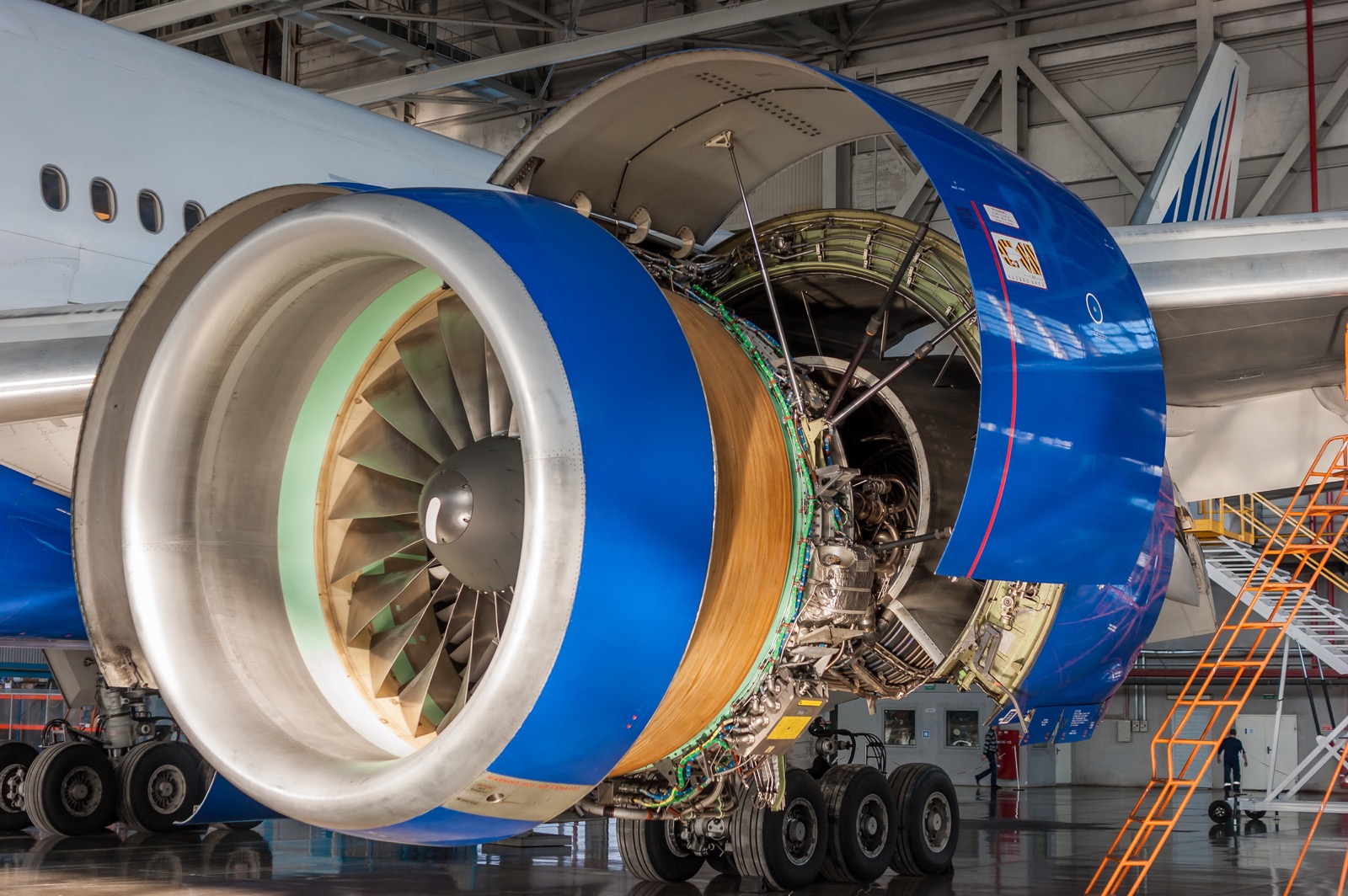 Jet engine maintenance
